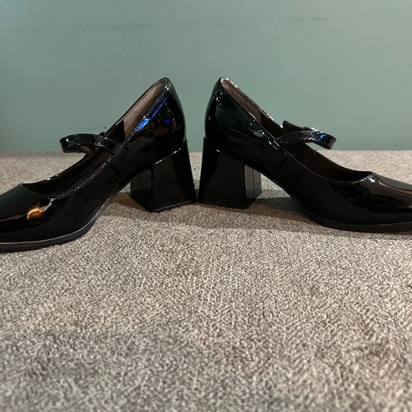 Meet your Posher, Tracie - Picture 1 of 6